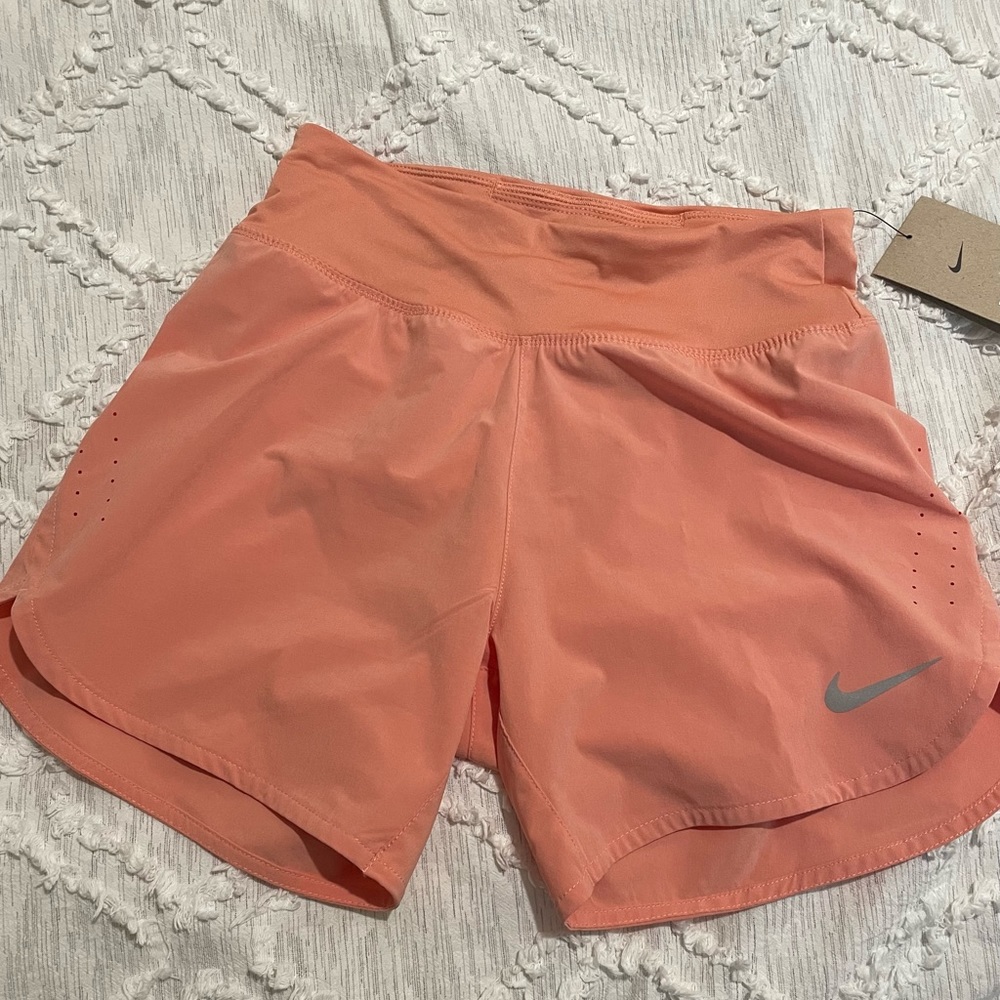 Brand New Nike shorts xs